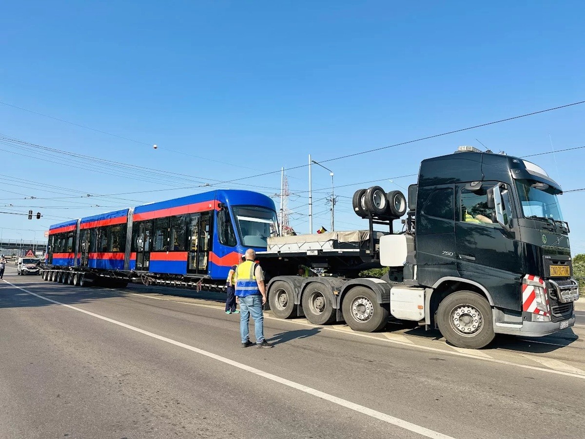 tram-rep.jpg