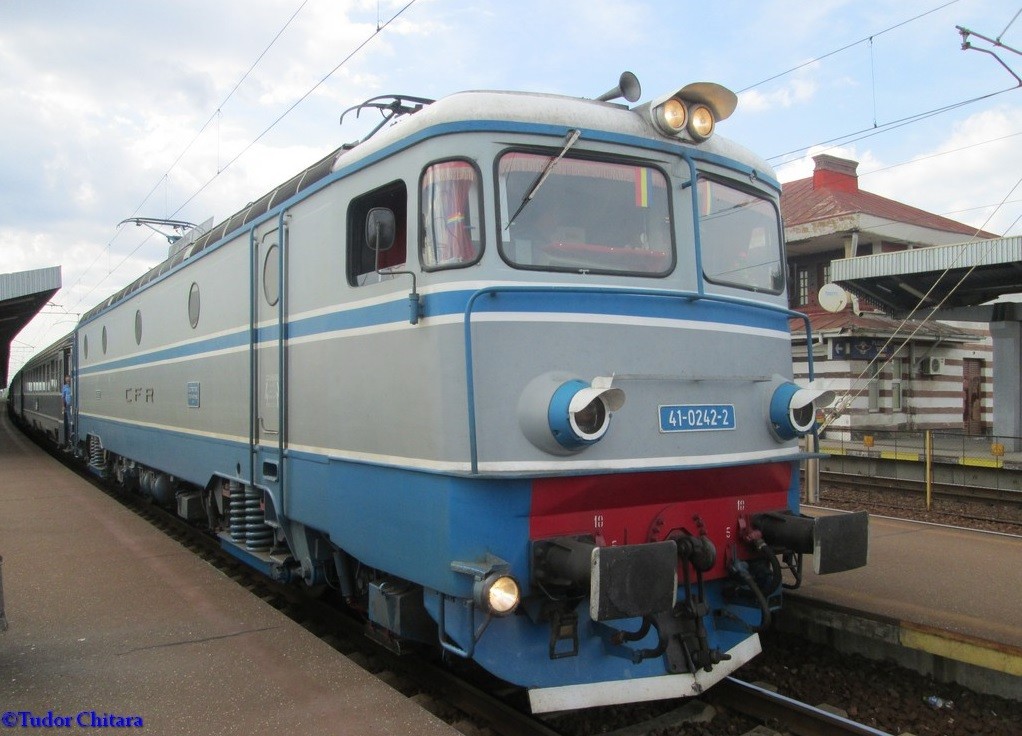 242 1.jpg